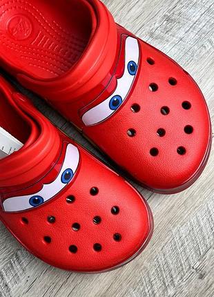 Шльопанці унісекс crocs cars lightning mcqueen червоні, розмір 42