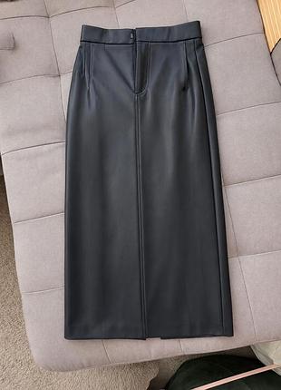 Шкіряна міді спідниця zara