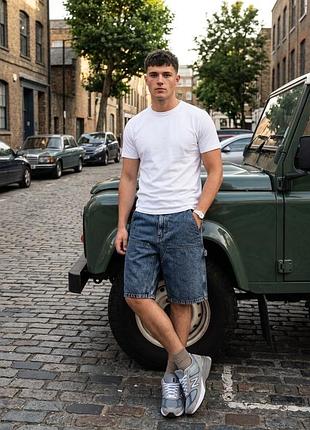 Синие джинсы свободного кроя (relaxed fit) от бренда h&m.
