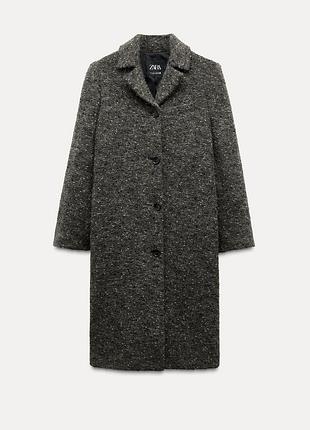 Серое пальто-букле от бренда zara