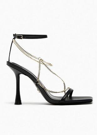 Шикарні босоніжки zara 🖤