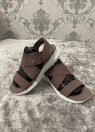 Босоніжки skechers