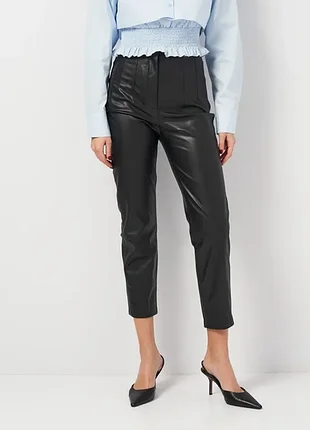 Стильные брюки / леггинсы из экокожи zara