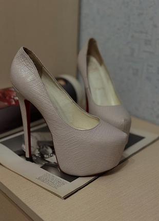 Шкіряні туфлі christian louboutin daffodile 160