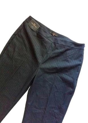 Новые темно-синие брюки next в серую полоску.2 фото