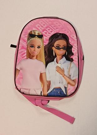 Яркий детский рюкзак barbie для девочек.