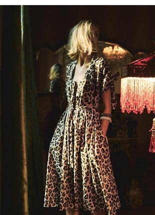 Актуальна стильна сукня лео zara