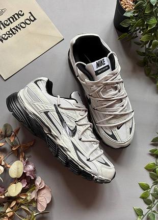 Nike initiator custom white