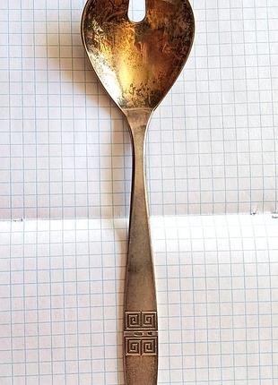 Салатная серебряная ложка 875 проб. длина 18 см. вес 46,71 грамм.