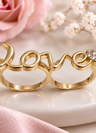 Каблочка на два пальца love