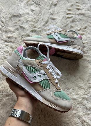 Жіночі кросівки saucony shadow 5000 (s70637-4) розмір 40 eu | 8.5 us | 24,5 см