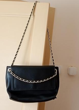 Шкіряна сумка vera pelle (італія) на ланцюжку, чорна flap bag