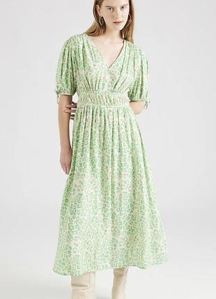 Шикарное с объемными рукавами платье 👗