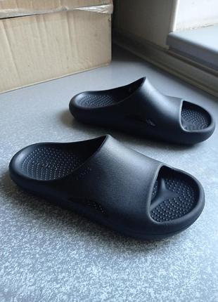 Крокси шльопанці сандалі crocs mellow recovery slide