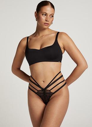 Чорні трусики стрінги hunkemöller, розмір s