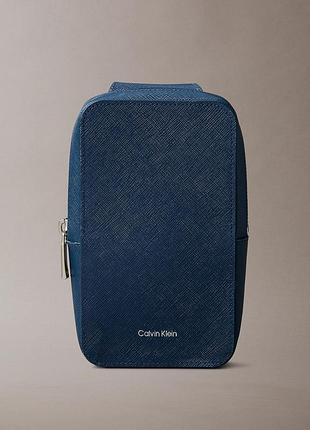 Шкіряна сумка через плече calvin klein