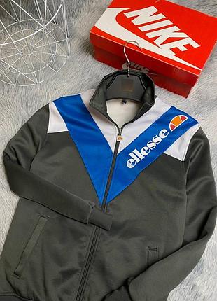 Олімпійка з великим логотипом ellesse сірого кольору розмір s на лампасах rimini кофта худі