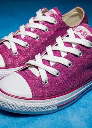 Оригинальные подростковые кеды converse chuck taylor all star в выразительном малиново-розовом цвете с мерцающим эффектом (люрекс/глитер).