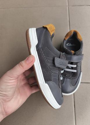 Кожаные кроссовки clarks