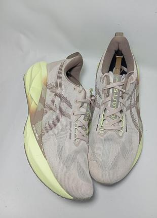 Asics кросівки novablast 5 мінеральний бежевий таупо 012b765-250