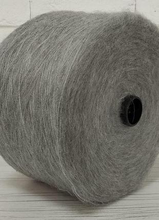 Пушистая и нежная полушерстяная пряжа с блеском, стоимость указана по мотоку весом 100 г