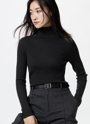 Светр,гольф uniqlo