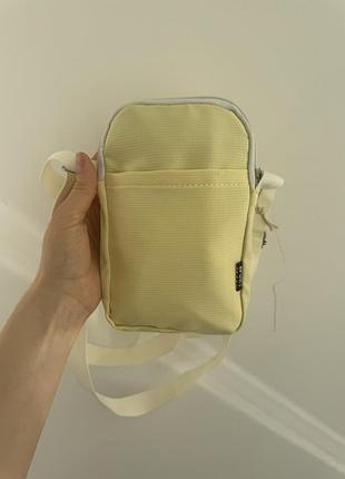 Текстильна сумка крос-боді у трендовому кольорі butter yellow