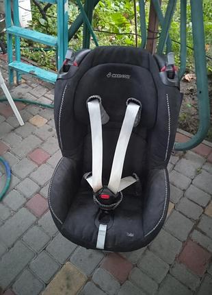 Автокресло детское в хорошем состоянии от  итальянского производителя maxi cosi