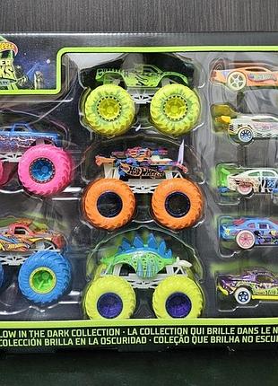 Набор машинок hot wheels monster trucks glow in the dark, которые светятся в темноте 10 шт.