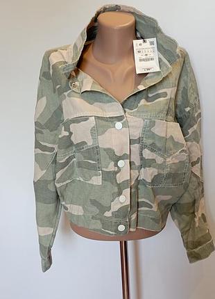 Zara женская куртка m - укороченная камуфляжная модель, лен/хлопок женская кофта