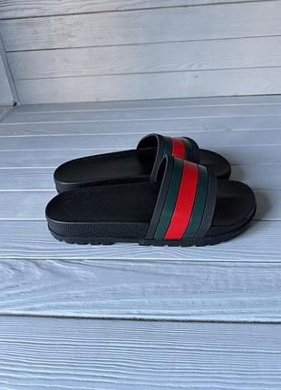 Чорні гумові шльопанці gucci ( розмір 44 )