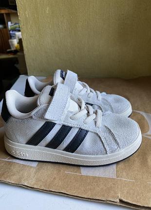 Кроссовки adidas 26 размер
