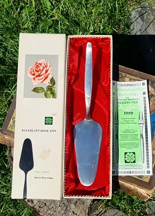 Винтажная изысканная лопатка для торта (tortenheber) из знаменитой коллекции столовых приборов "kleeblatt rose 1959".
