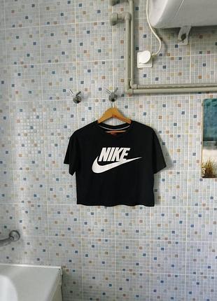 Футболка nike.