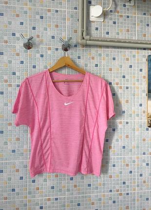 Футболка nike.
