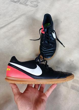 Оригінальні шкіряні футзалки nike tiempox