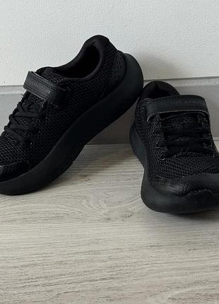 Кросівки under armour