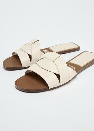 Жіночі шкіряні шльопанці zara в білому кольорі