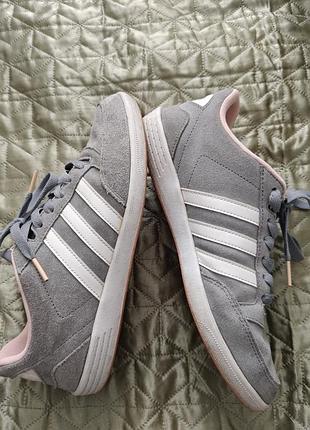 Кросівки жіночі adidas