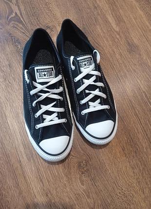 Продам жіночі кеди бренду converse