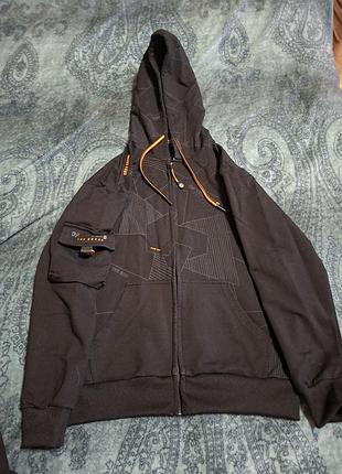 Продам спортивный костюм для мальчика 146 см