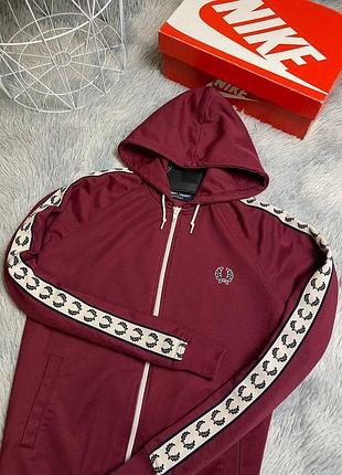 Бордове чоловіче худі з лампасами fred perry кофта олімпійка футболка штани фред перрі