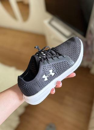 Кросівки under armour us7.5 на 24см
