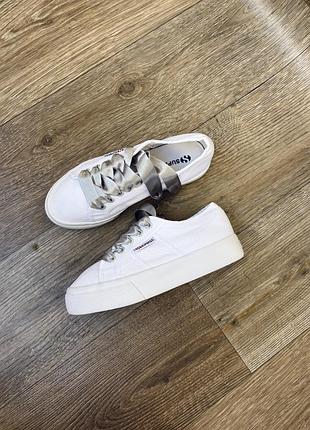 Кеди на платформі з атласними шнурками superga platform white canvas, білі, р.36, устілка 22,5см., на стопу 21-22см.