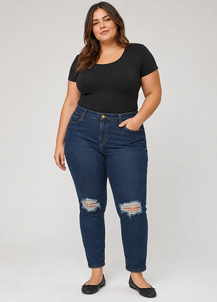 Классные джинсы мом с рваностями батал boohoo blue