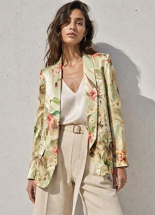 Атласний жакет zara  в квіти 🌿 / легкий люкс  на s