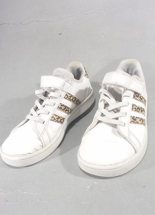 Кросівки adidas 31 розміру