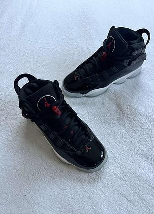 Кроссовки фирмы jordan 38 размера по стельке 24,5 см.
