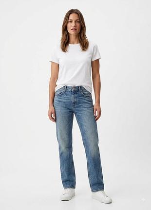 Жіночі джинси zara. середньої посадки, синього кольору, на високу дівчину або жінку.