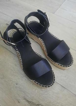 Босоножки zara